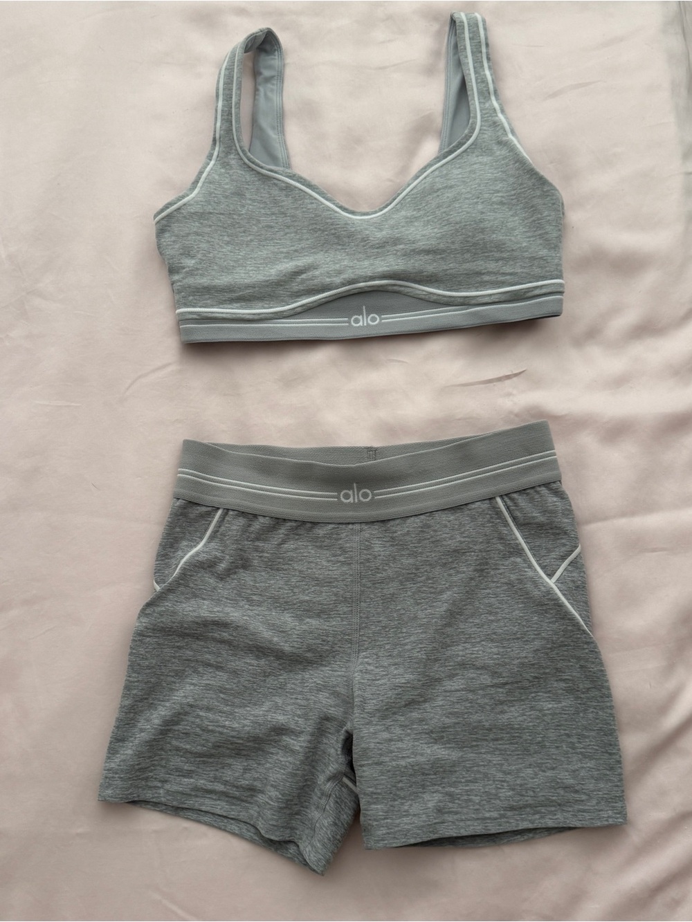 ALO SET ALOSOFT HEART THROB BRA AND 4โ high waist shorts